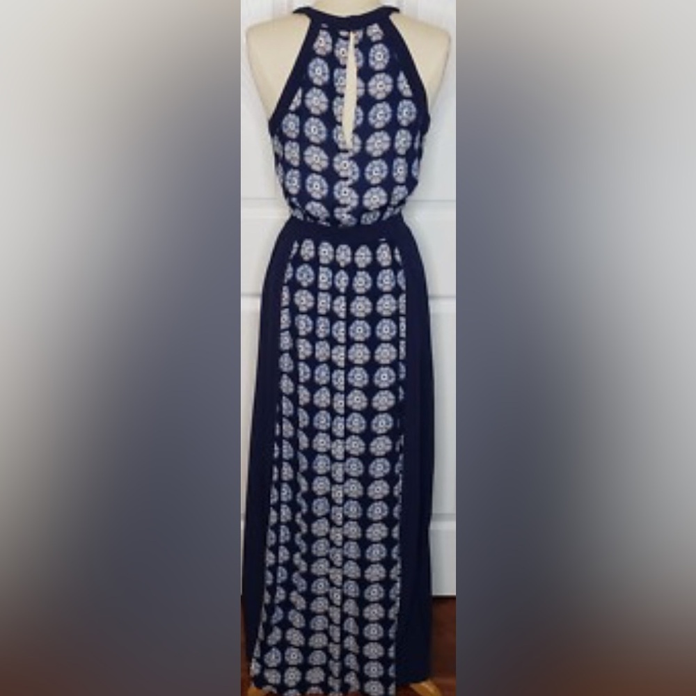 Philosophy Maxi Dress - Picture 7 of 9